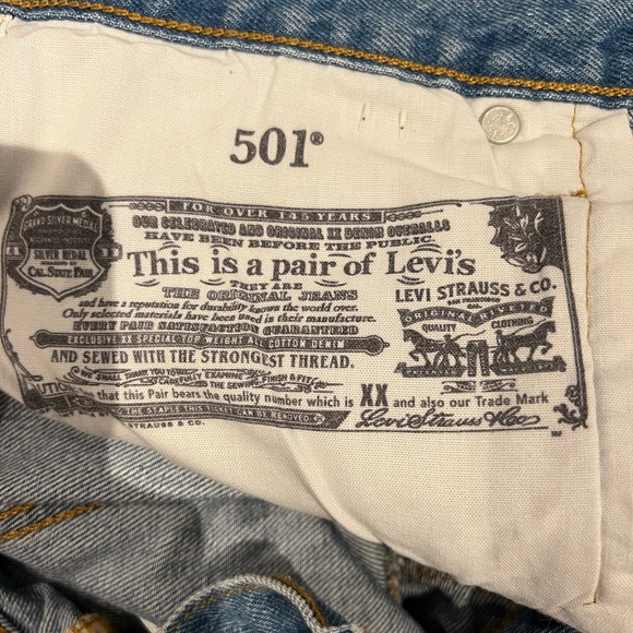 Levi’s 501 Jeans - Picture 3 of 9
